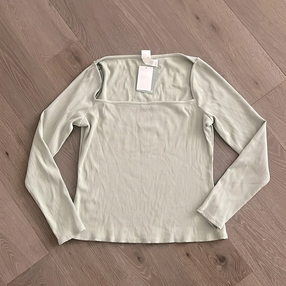 H&M green ribbed Longsleeve square neck shirt. Size:XL. NWT.